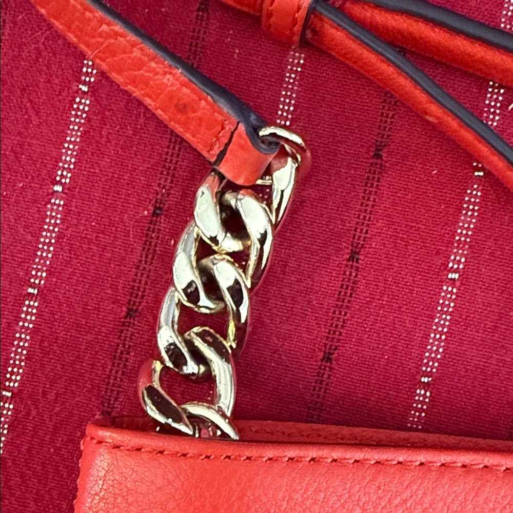 Michael Kors Pebbled Leather crossbody bag EST 1981 Gold hardware. Like New - Picture 8 of 16